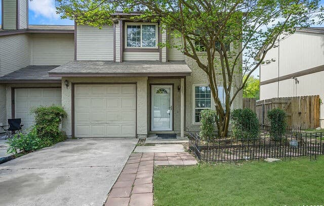 3-bedroom home for sale at 12215 Stoney Xing Unit 12215 in San Antonio TX