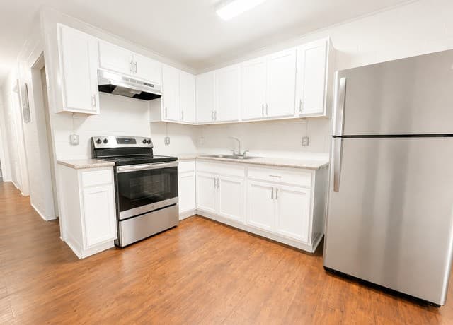 2-bedroom rental at 1536 W Hollywood Ave Unit 1538 in San Antonio, TX — photo 5