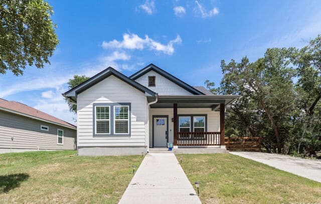 3-bedroom rental at 1125 Cedar Grove Trl in Spring Branch, TX — photo 2