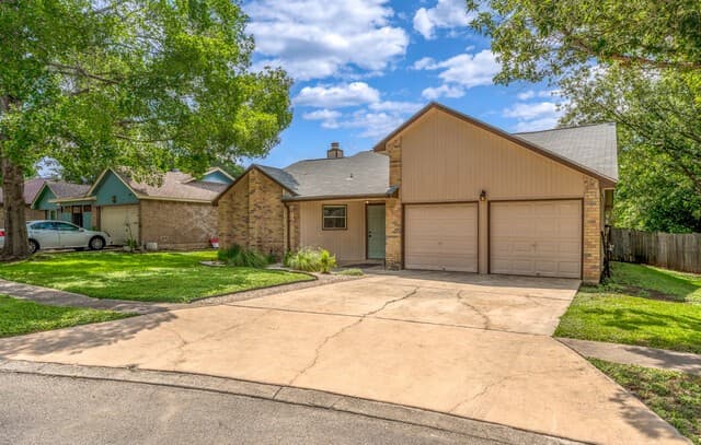 Home for sale at 7900 Forest Xing in Live Oak, TX — photo 1