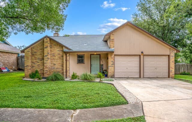 Home for sale at 7900 Forest Xing in Live Oak, TX — photo 2