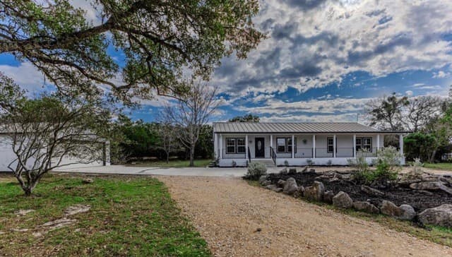3-bedroom home for sale at 1620 Green Meadow Ln in Spring Branch TX