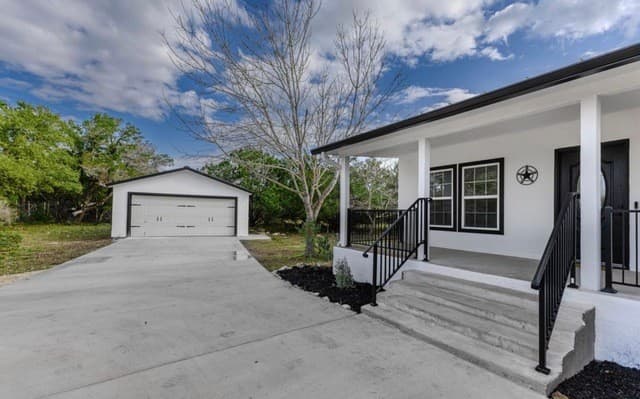 Home for sale at 1620 Green Meadow Ln in Spring Branch, TX — photo 4