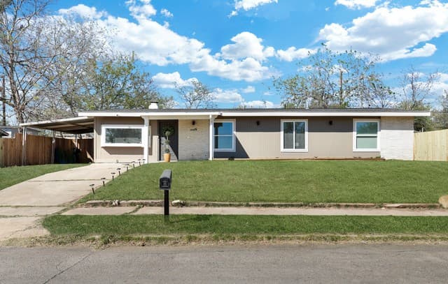 Home for sale at 143 Oak Valley Dr in San Antonio, TX — photo 1