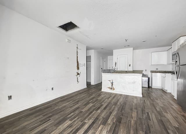 Home for sale at 747 Rice Rd in San Antonio, TX — photo 3