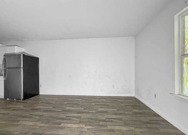 Home for sale at 747 Rice Rd in San Antonio, TX — photo 4
