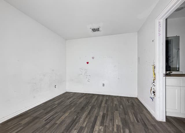 Home for sale at 747 Rice Rd in San Antonio, TX — photo 5