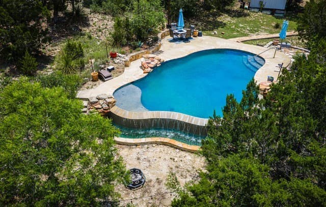 Home for sale at 119 Private Road 1738 in Mico, TX — photo 2