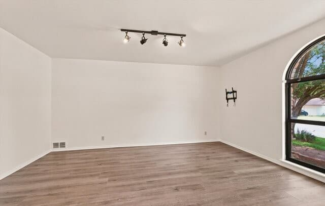 Home for sale at 7829 Village Oak Dr in Live Oak, TX — photo 4
