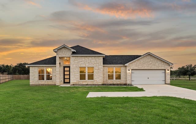 3-bedroom home for sale at 100 W Medium Meadow Dr in Lytle TX