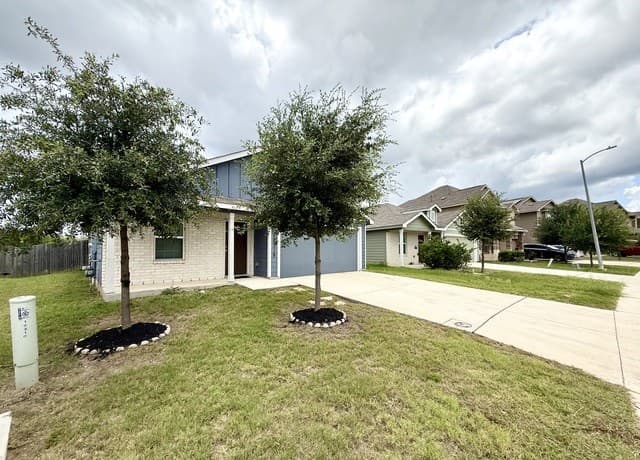3-bedroom rental at 10310 Waverunner in Converse, TX — photo 4