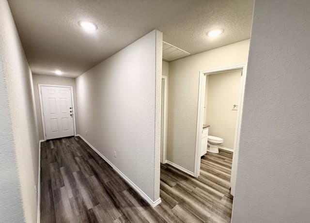 3-bedroom rental at 10310 Waverunner in Converse, TX — photo 5