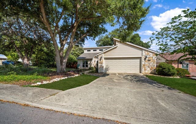 Home for sale at 5850 Spring Village St in San Antonio, TX — photo 2