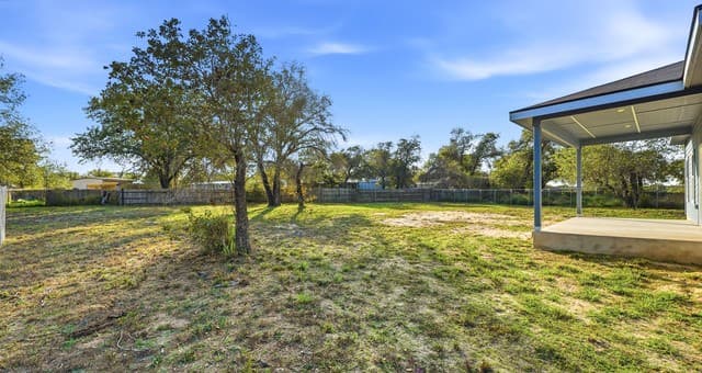 Home for sale at 4606 Lee Way in Elmendorf, TX — photo 4