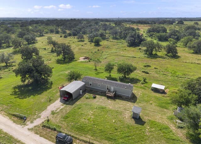 3-bedroom home for sale at 1029 Postert Ln in Floresville TX