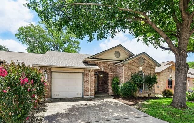 Home for sale at 6106 Wexford Brk in San Antonio, TX — photo 3