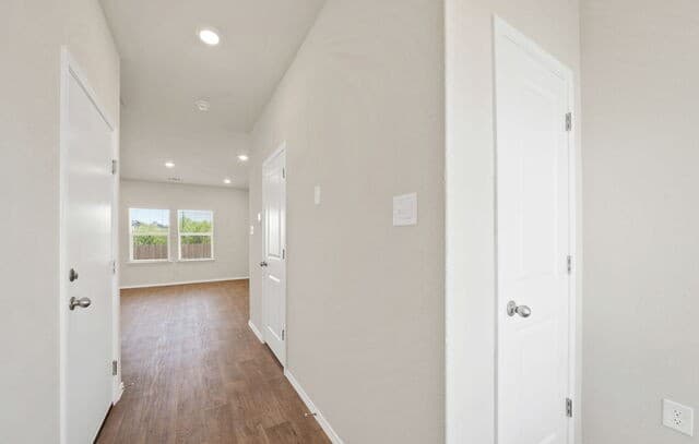 3-bedroom rental at 15638 Clove Spice Way in Von Ormy, TX — photo 3
