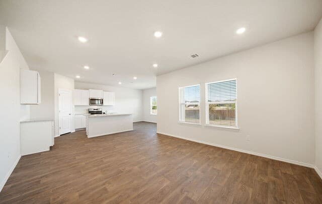 3-bedroom rental at 15638 Clove Spice Way in Von Ormy, TX — photo 5