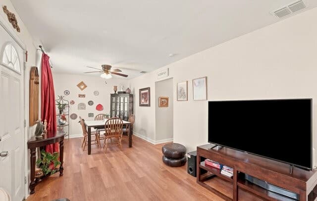 Home for sale at 666 N San Eduardo Ave in San Antonio, TX — photo 4