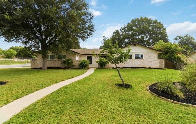 Home for sale at 13638 Oak Breeze in Universal City, TX — photo 2