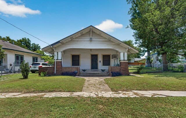 Home for sale at 306 Jennings in San Antonio, TX — photo 1