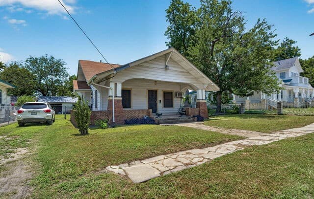 Home for sale at 306 Jennings in San Antonio, TX — photo 3