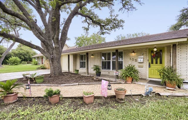 3-bedroom home for sale at 105 Harriett Dr in San Antonio TX