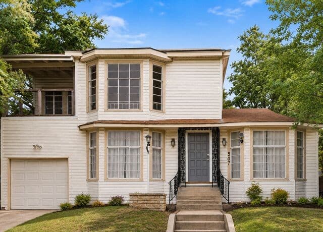 Home for sale at 507 S Palmetto Avenue in San Antonio, TX — photo 1