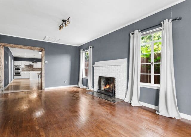 Home for sale at 507 S Palmetto Avenue in San Antonio, TX — photo 3