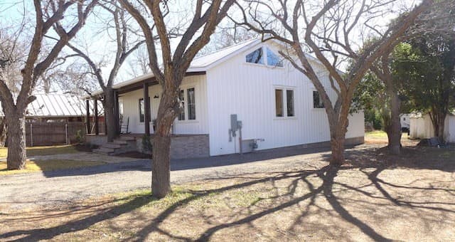 3-bedroom rental at 531 High St in Comfort, TX — photo 3