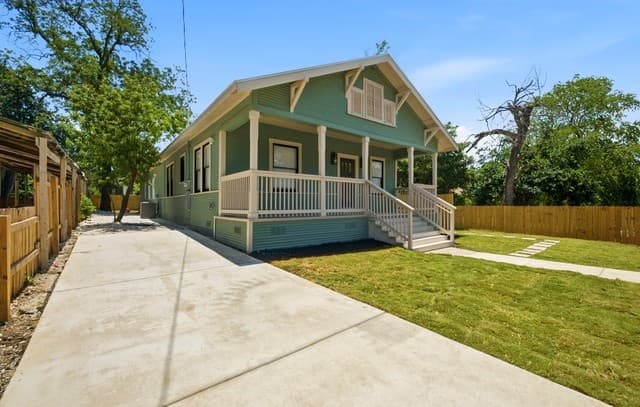 Home for sale at 136 Gorman in San Antonio, TX — photo 2