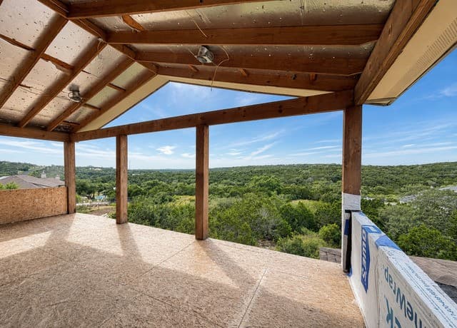 Home for sale at 1023 Private Rd 2771 in Mico, TX — photo 5