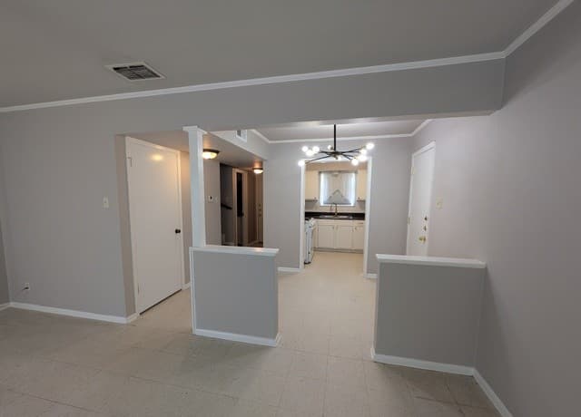 2-bedroom rental at 503 Southtrail Dr in San Antonio, TX — photo 2