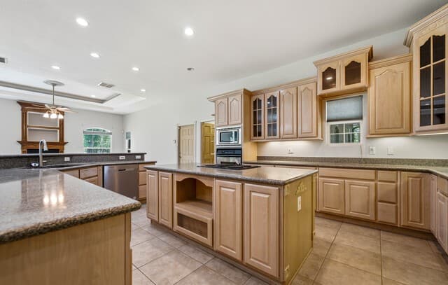 Home for sale at 282 Shannon Rdg in Floresville, TX — photo 2