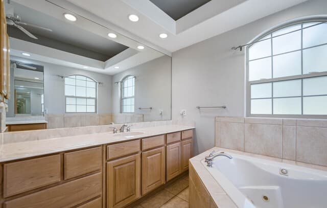 Home for sale at 282 Shannon Rdg in Floresville, TX — photo 4