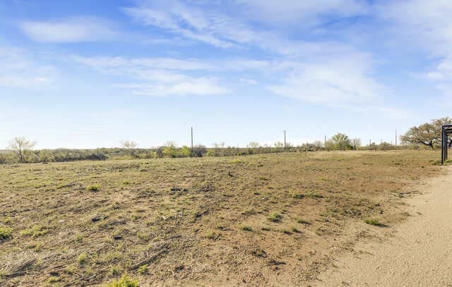 Home for sale at 2811 Cr 467 in Devine, TX — photo 4