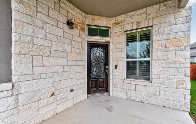 4-bedroom rental at 118 Chisel Pt in Cibolo, TX — photo 2