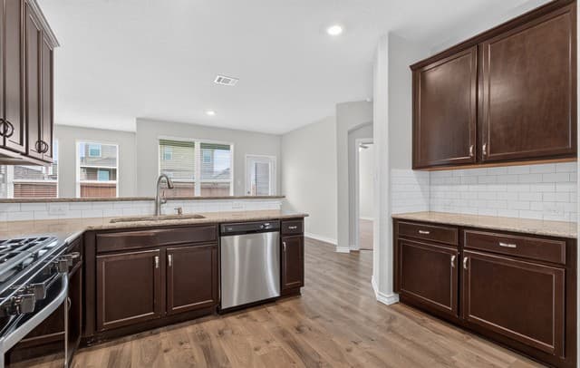 4-bedroom rental at 118 Chisel Pt in Cibolo, TX — photo 4