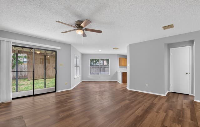 3-bedroom rental at 3824 Forsyth Park in Schertz, TX — photo 5