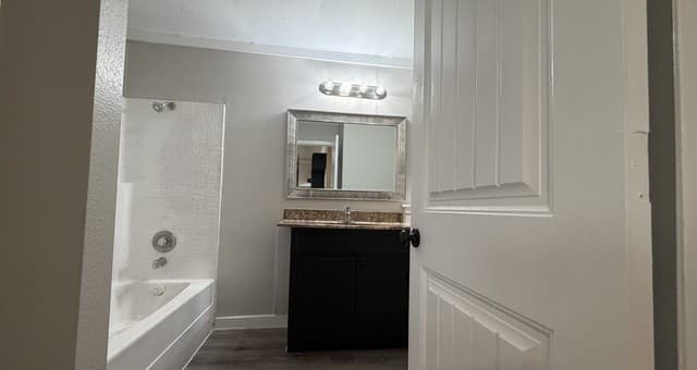 3-bedroom rental at 325 E French in San Antonio, TX — photo 4