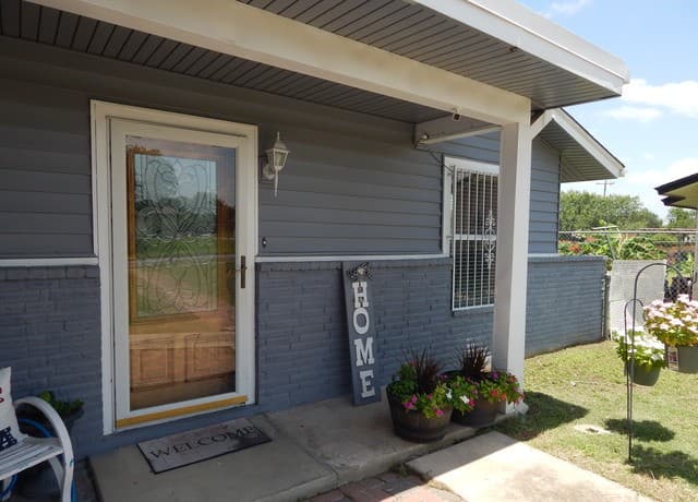 Home for sale at 1807 Ann Arbor Dr in San Antonio, TX — photo 2