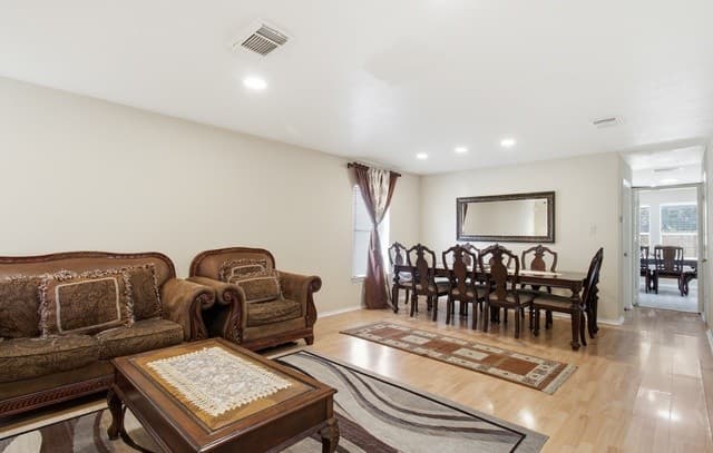 Home for sale at 30 McLennan Oak in San Antonio, TX — photo 1