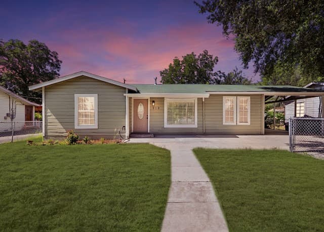 Home for sale at 910 Menefee Blvd in San Antonio, TX — photo 1