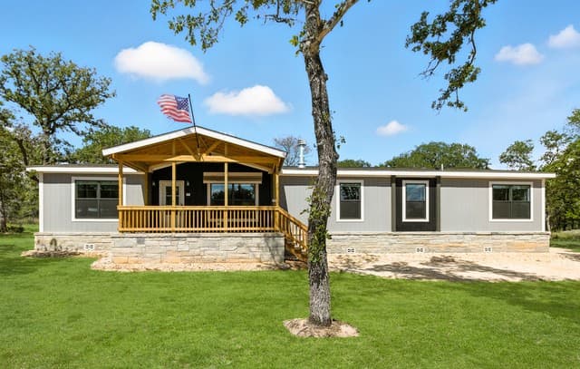 Home for sale at 2218 Stevens Rd in Somerset, TX — photo 3