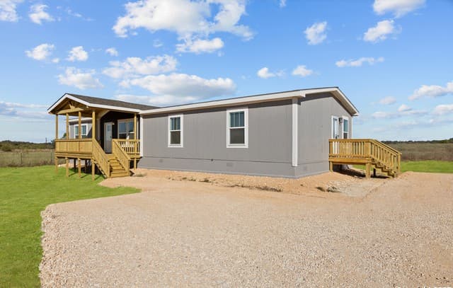 Home for sale at 2354 Stevens Rd in Somerset, TX — photo 2
