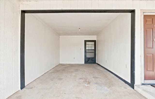Home for sale at 319 Hackberry St in Kenedy, TX — photo 4