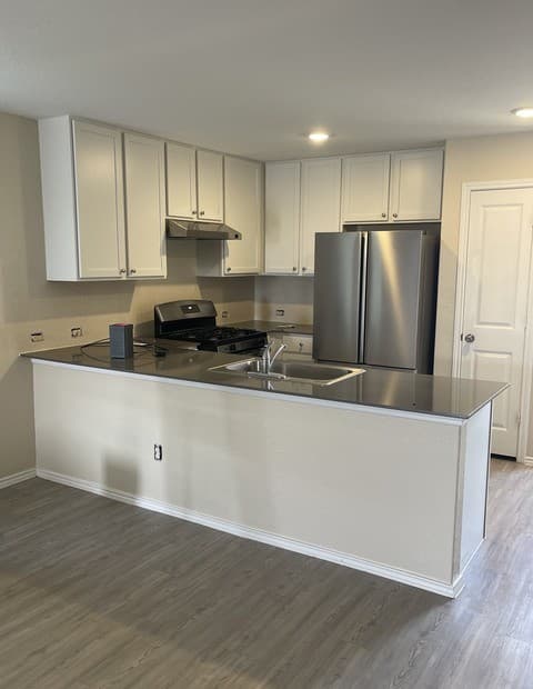 3-bedroom rental at 215 Layne Way in Marion, TX — photo 2