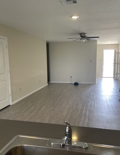 3-bedroom rental at 215 Layne Way in Marion, TX — photo 4