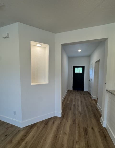 Home for sale at 2000 Owens Ave in Three Rivers, TX — photo 5