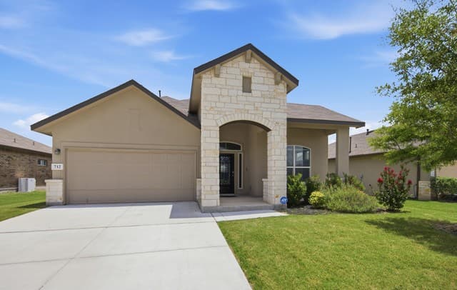 Home for sale at 712 Rushing Banks in Cibolo, TX — photo 1